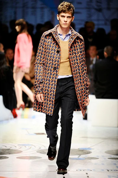 Look 25